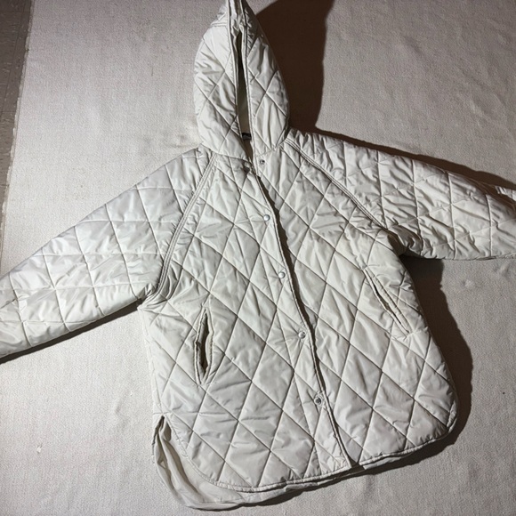 Zara Lightweight Neutral Quilted Puffer Jacket with Hood - Picture 7 of 14